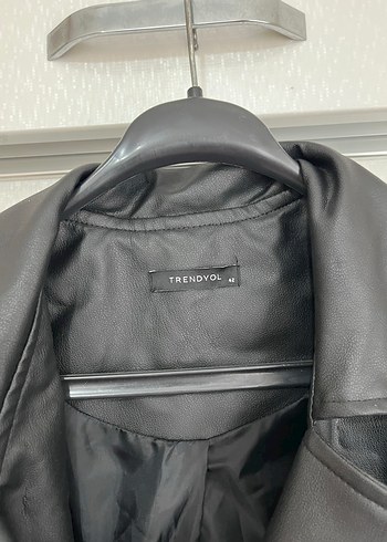 Trendyol & Milla Kadın Siyah Deri Kemerli Blazer Ceket