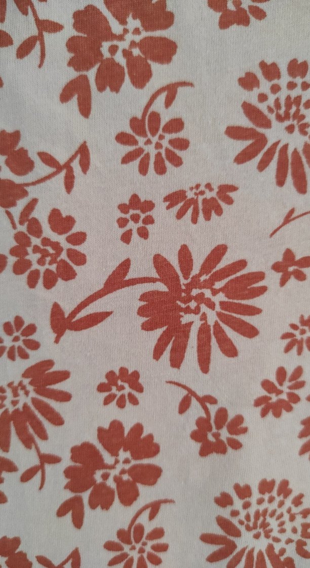 Kız çocuk Kırmızı Çiçek Desenli V Yaka Tişört - Görsel 3