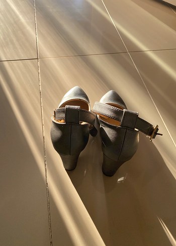 Diğer Gri Deri Stiletto Tokalı Kadın Topuklu Ayakkabı