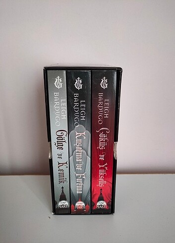 Leigh Bardugo- Gölge ve Kemik serisi