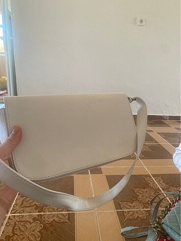 Beyaz çanta