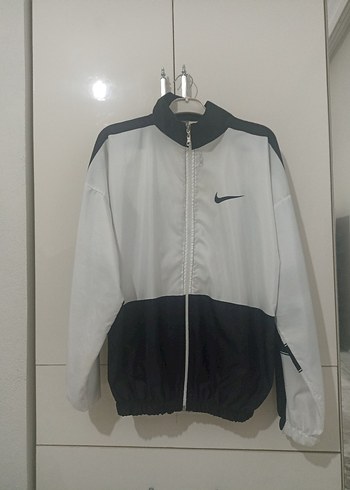 Nike l