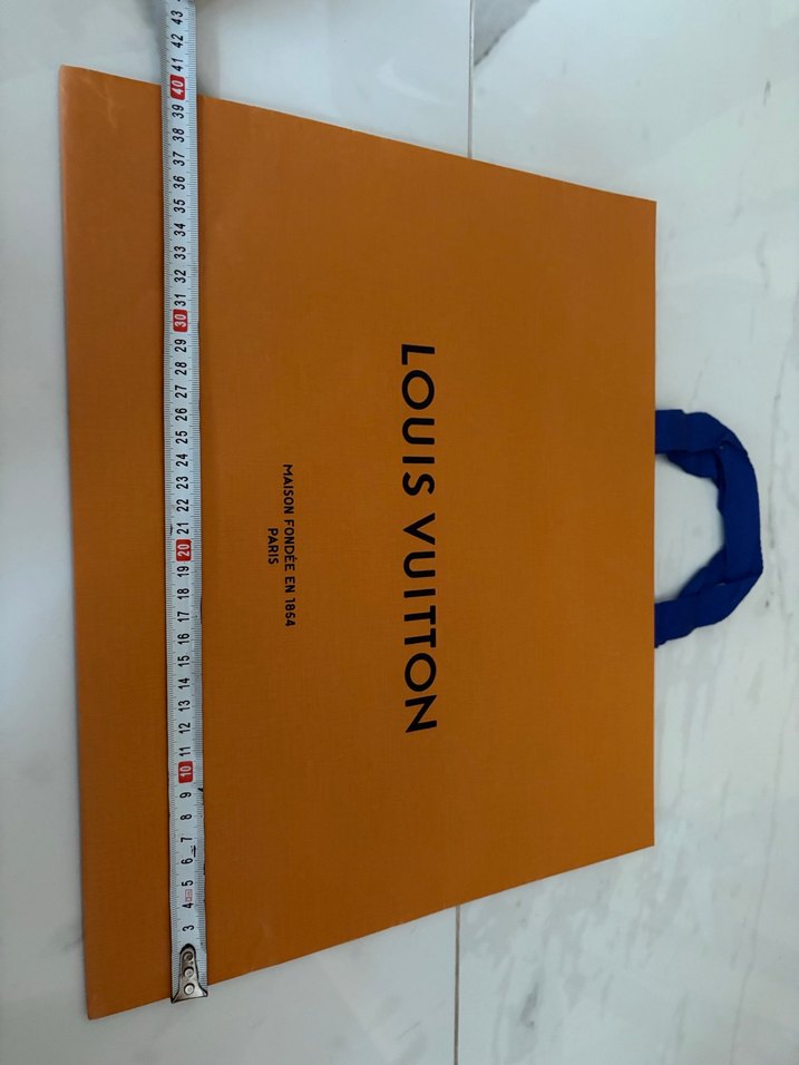 Louis Vuitton karton çanta - Görsel 2