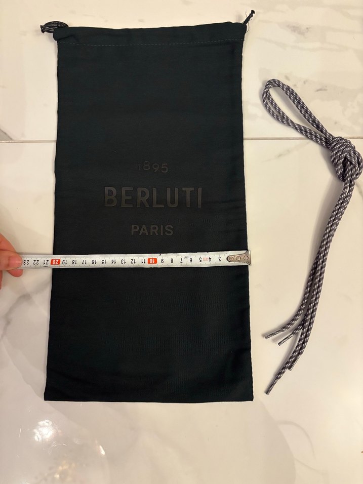 Berluti toz torbası ve ayakkabı bağcığı. - Görsel 2