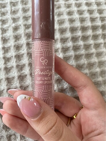 Beden bordo Renk Golden rose likit mat ruj