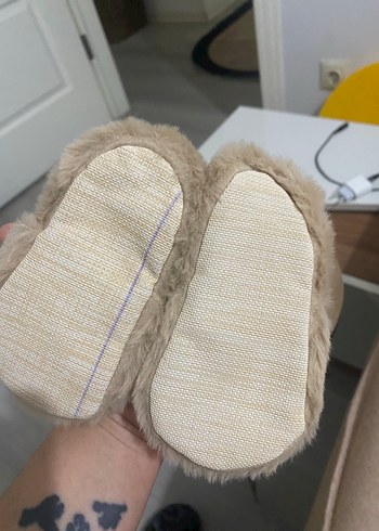 Bebek Bej Sıcak Kürklü Ev Terliği - Görsel 4