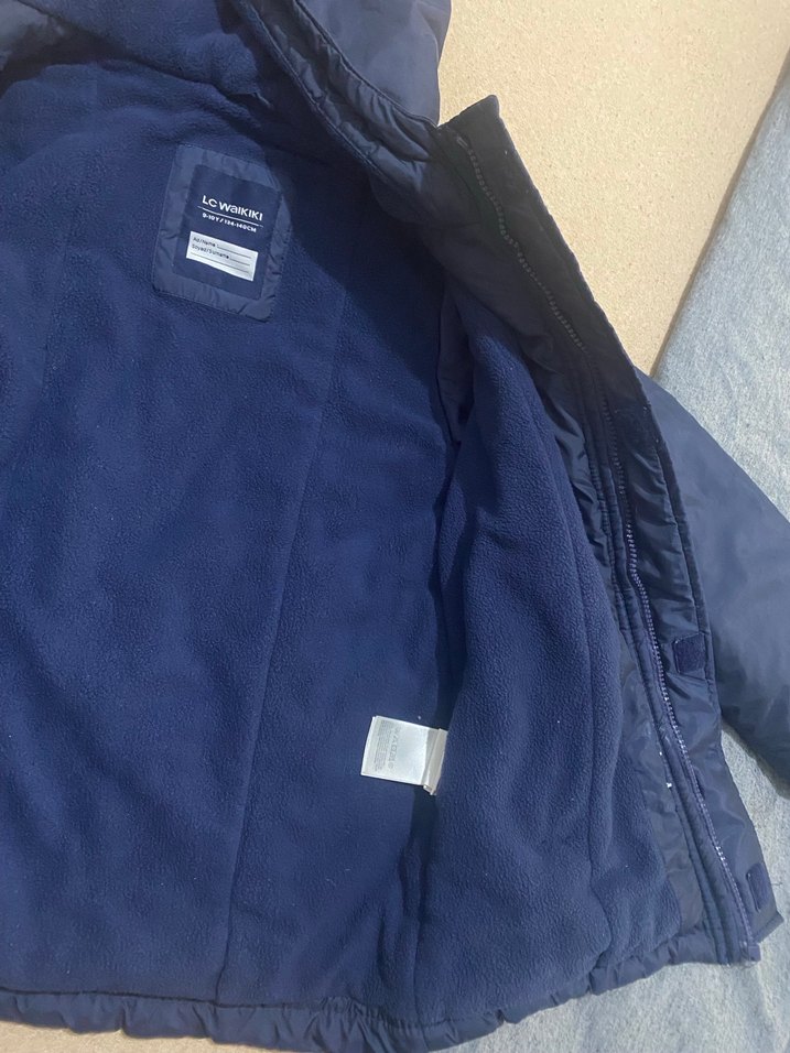 Erkek Çocuk mont fermuari bozuk fakat önü çırt çırtlı kapanıyor - Görsel 3