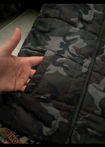 Orijinal ürün Erkek çocuk Kapüşonlu Mont 7 8 yaş - Görsel 9