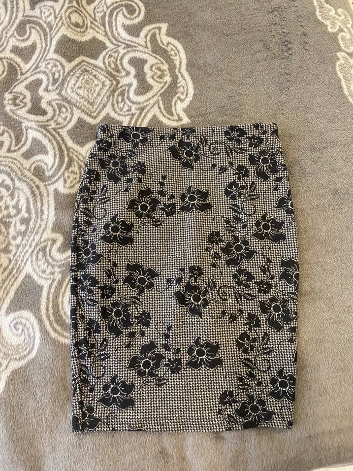 Nakışlı Dantel Detaylı Midi Kalem Etek - Görsel 2