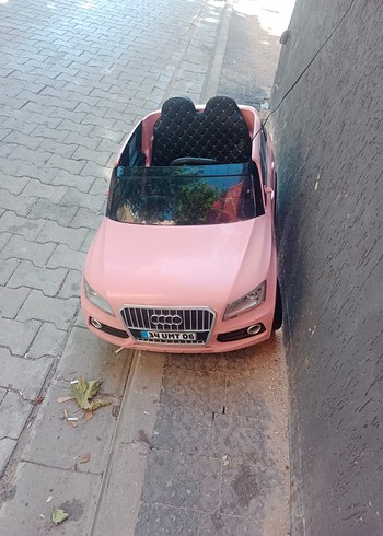 Pastel Pembe Elektrikli Oyuncak Araba