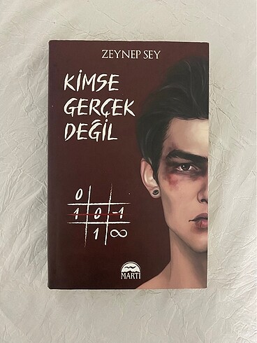 Kimse Gerçek Değil ( CİLTLİ VE KUTULU)
