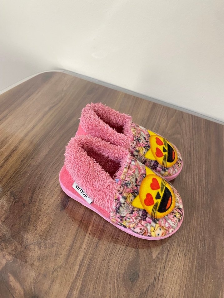 Kızlar için Renkli Peluş Ev Terliği - Görsel 2