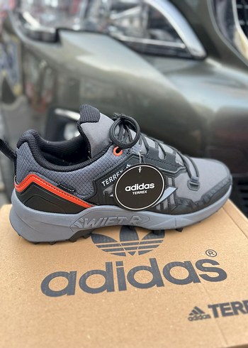 Adidas 43