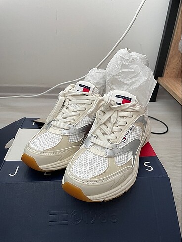 Hiç giyilmemiş Tonmy hilfiger kadın ayakkabı