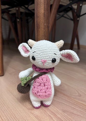  Beden Renk Pastel Beyaz El Örgüsü Keçi Peluş Amigurumi Oyuncak