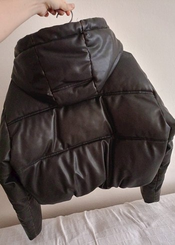 Zara Zara Eskitilmiş Görünümlü Crop Deri Ceket