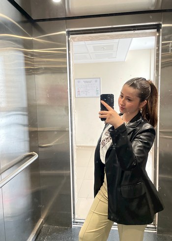 Trendyol & Milla Siyah Deri Kadın Ceket, Düğmeli, Ofis Şıklığı