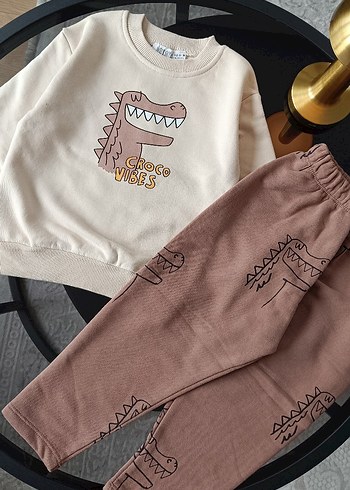 Dinozor baskılı erkek çocuk takım - Görsel 2