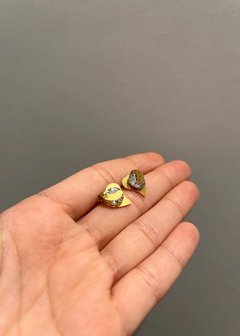 Altın Renkli Minimalist Midi Küpe