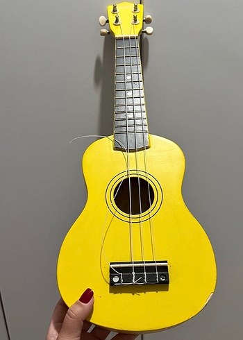Sarı Renkli Ukulele