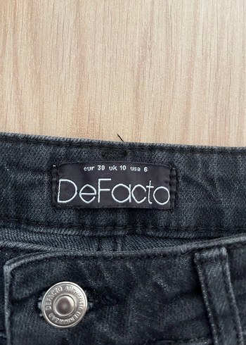 Siyah Salaş Mini Denim Şort - Görsel 3