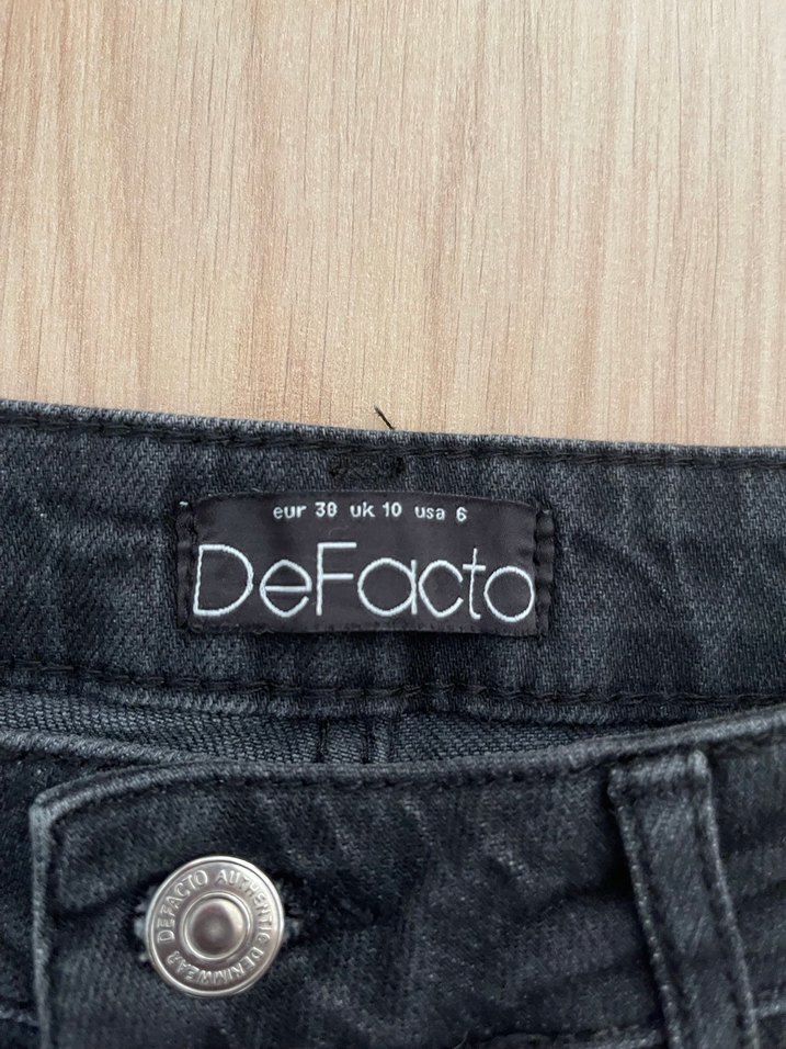 Siyah Salaş Mini Denim Şort - Görsel 3