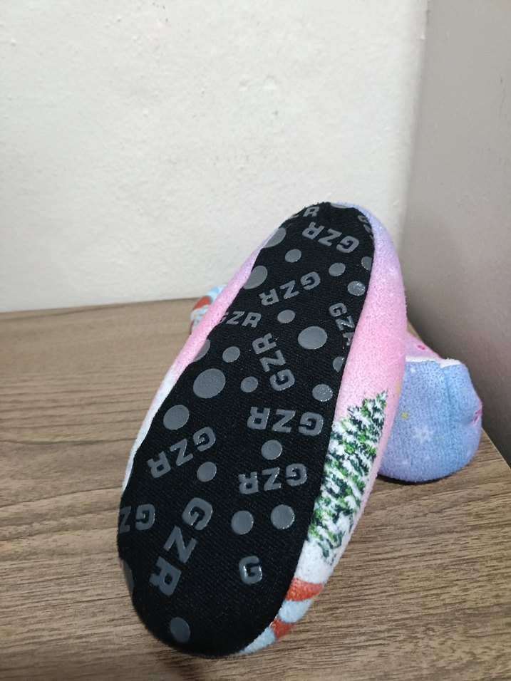 Kız Çocuk Pembe Desenli Sıcak Ev Terliği - Görsel 3