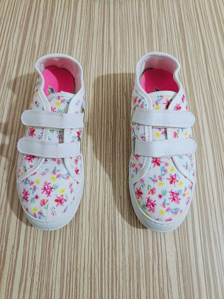 Kız Çocuk Beyaz Çiçek Desenli Cırt Cırtlı Spor Ayakkabı - Görsel 2