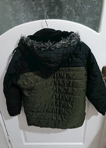 Erkek Çocuk Kamuflaj Desenli Kapüşonlu Mont - Görsel 6