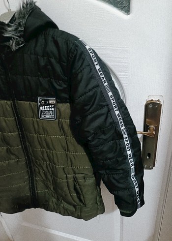 Erkek Çocuk Kamuflaj Kapüşonlu Mont - Görsel 4