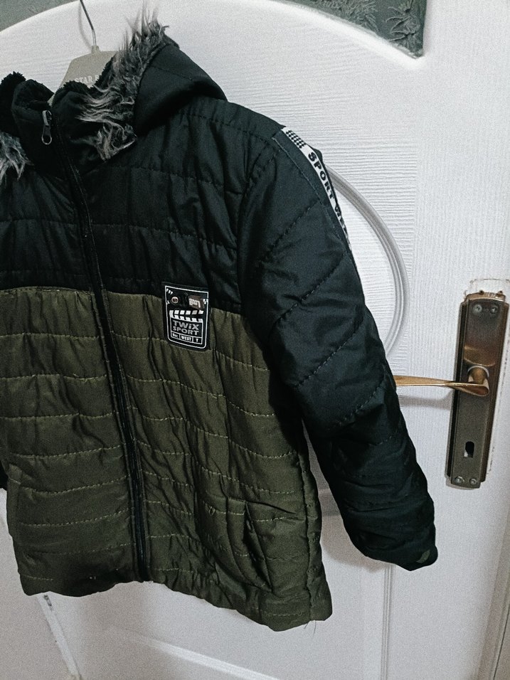 Erkek Çocuk Kamuflaj Kapüşonlu Mont - Görsel 3