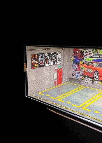  Beden Renk Fast and Furious temalı pleksi sergileme rafı