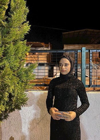 38 Beden Uzun Kollu Siyah simli abiye.