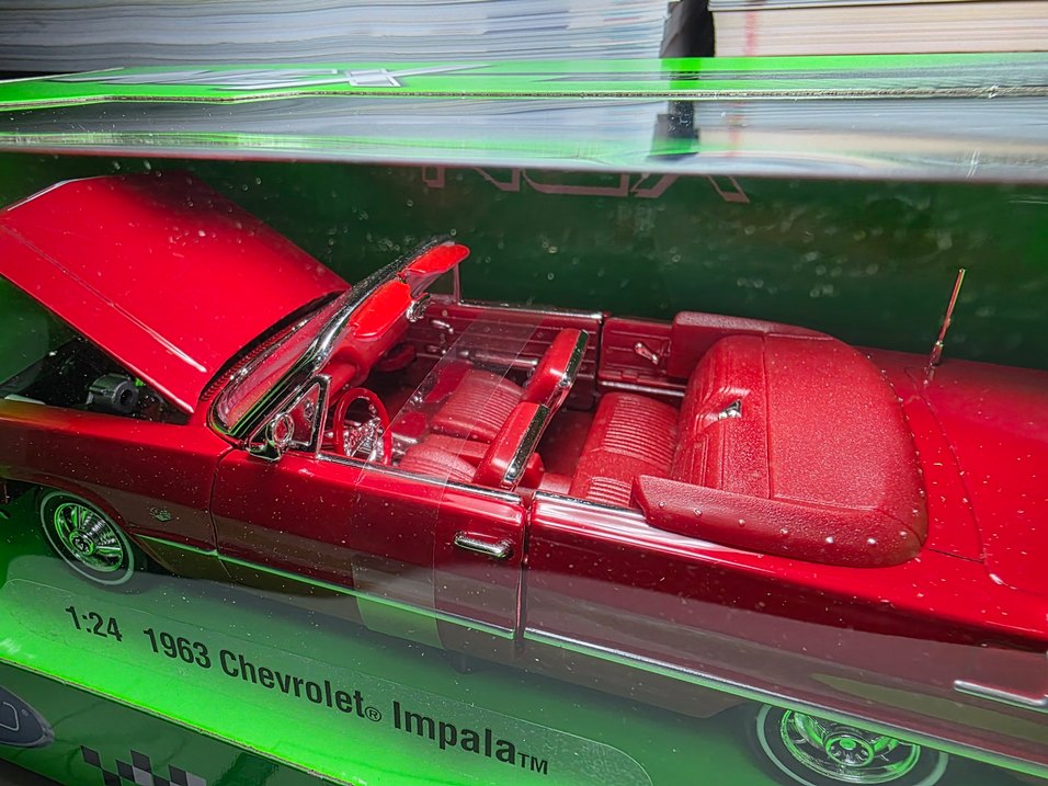 Welly 1963 Chevrolet Impala 1.24 Maket Araba - Görsel 4