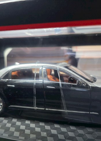 Mercedes S600 Maybach 1.24 Maket Araba - Görsel 6