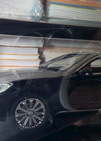 Mercedes S600 Maybach 1.24 Maket Araba - Görsel 3