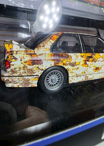 BMW E30 M3 1:24 Model Araba (Pas görünümlü) - Görsel 9