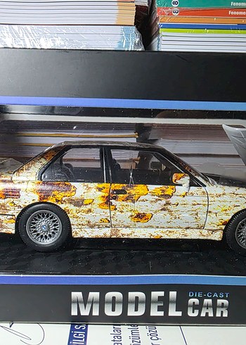 BMW E30 M3 1:24 Model Araba (Pas görünümlü) - Görsel 2
