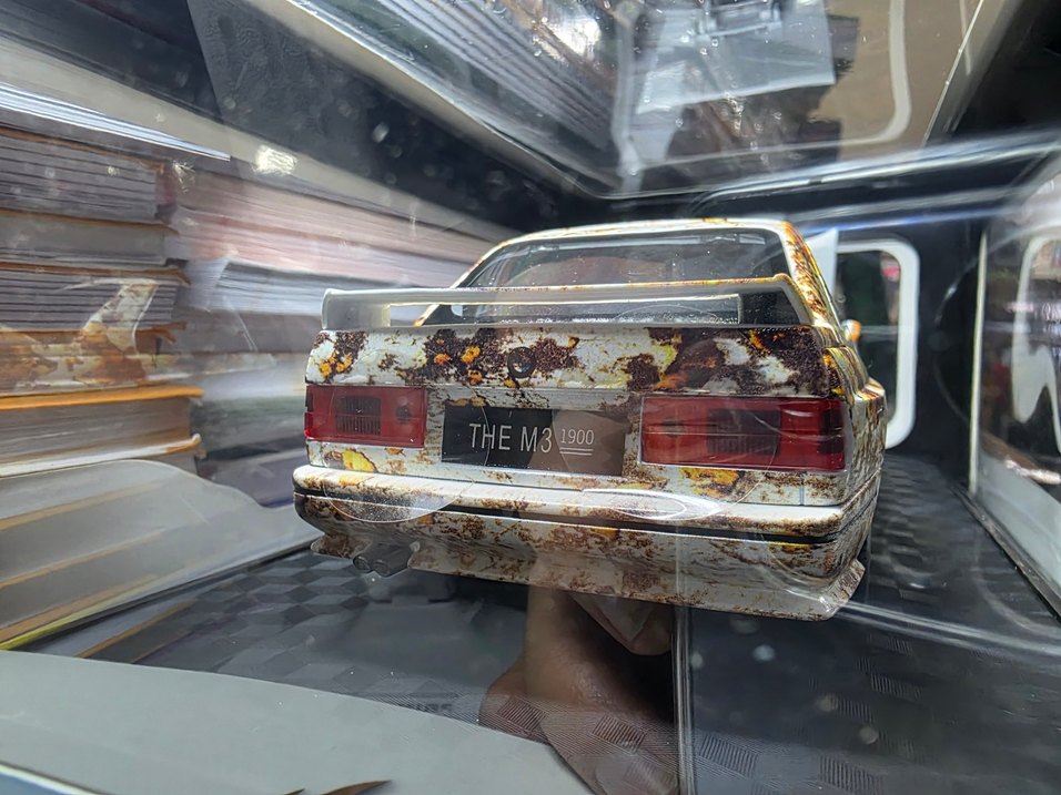 BMW E30 M3 1:24 Model Araba (Pas görünümlü) - Görsel 4