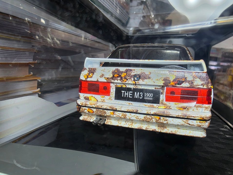 BMW E30 M3 1:24 Model Araba (Pas görünümlü) - Görsel 5