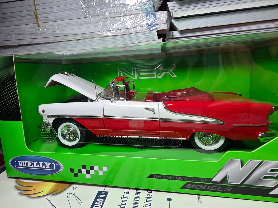 Welly 1955 Oldsmobile Super 88 1.24 Maket Araba - Görsel 2