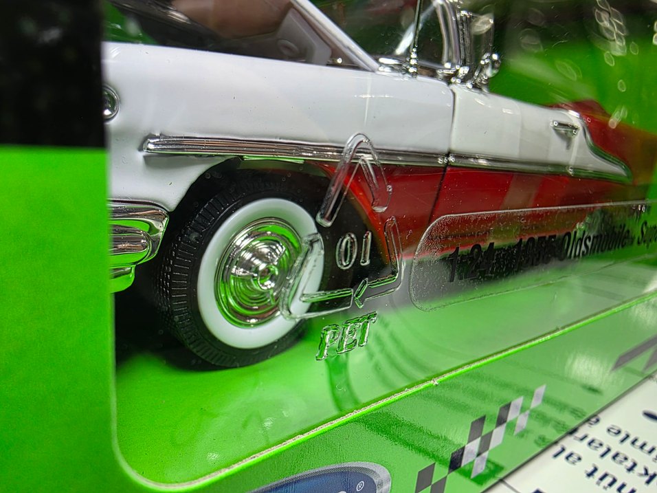 Welly 1955 Oldsmobile Super 88 1.24 Maket Araba - Görsel 4