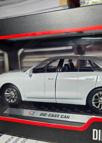 Audi Q8 1.24 Maket Araba - Görsel 3