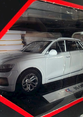 Audi Q8 1.24 Maket Araba - Görsel 2