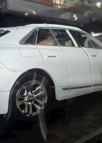 Audi Q8 1.24 Maket Araba - Görsel 4