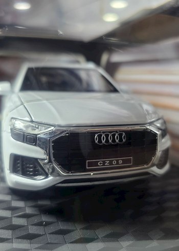 Audi Q8 1.24 Maket Araba - Görsel 10