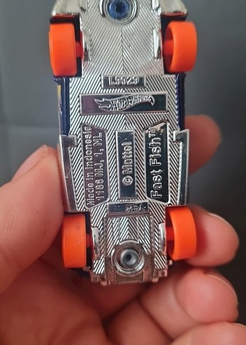 one k-hull, orijinal Hot Wheels Fast Fish araba - Görsel 4