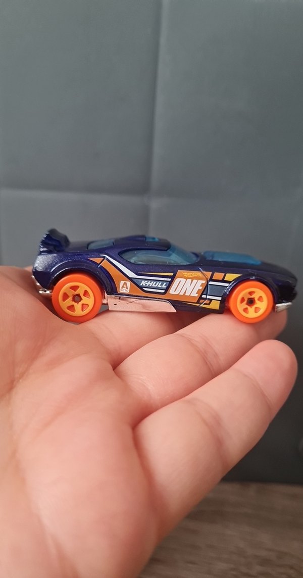 one k-hull, orijinal Hot Wheels Fast Fish araba - Görsel 3