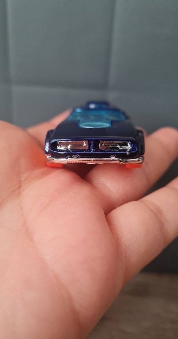 one k-hull, orijinal Hot Wheels Fast Fish araba - Görsel 2