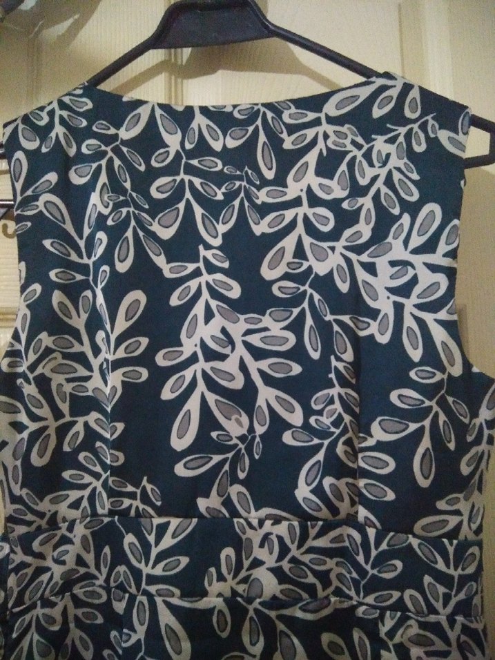 V Yaka Drapeli Midi Elbise - Görsel 4